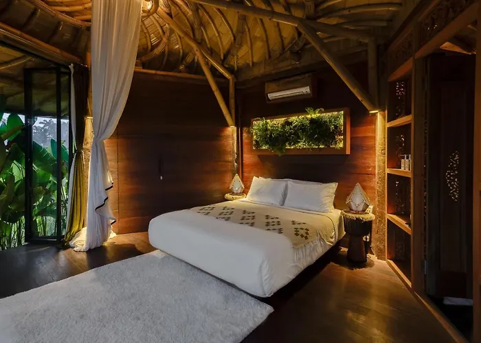 Earthship Eco Вилла Убуд